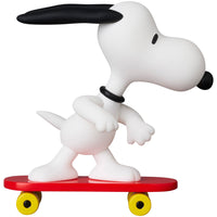 UDF PEANUTS SERIES 17 SKATEBOARD SNOOPY

