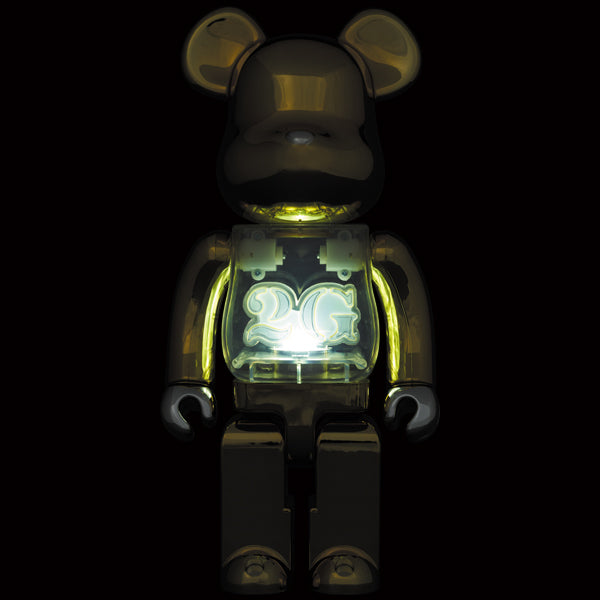 Hình ảnh chú gấu bearbrick tràn ngập Sài Gòn - Hà Nội